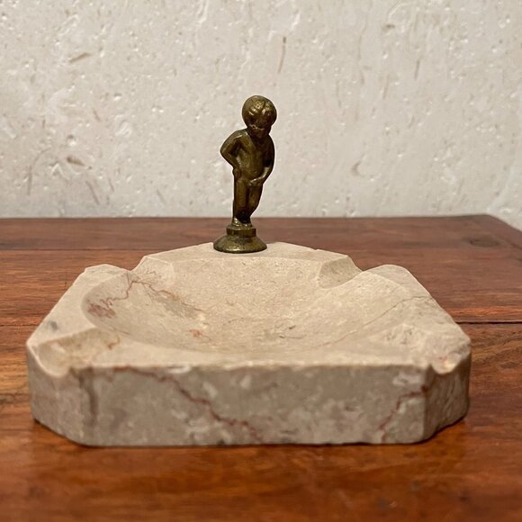 VTG Stone Marble Ashtray with Brass Bruxelles Brussels Cherub Boy Peeing Statue - Picture 7 of 10